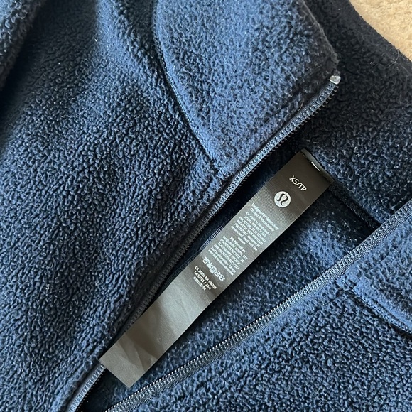 Lululemon zip up fleece - Picture 3 of 4